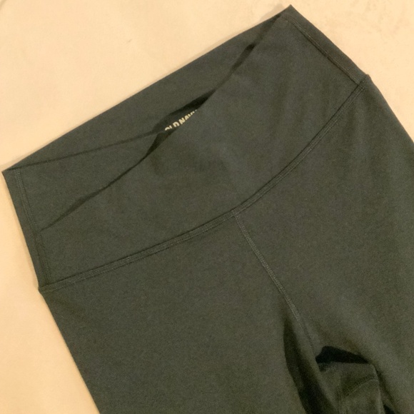 Old Navy Black S Cloud Comfy leggings Minimalist Classic Neutral Normcore - Picture 6 of 6